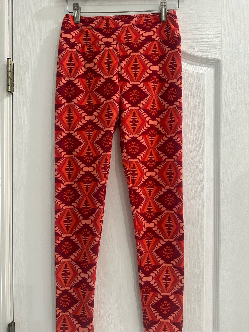 LuLaRoe Red and Pink Geometric Print Leggings